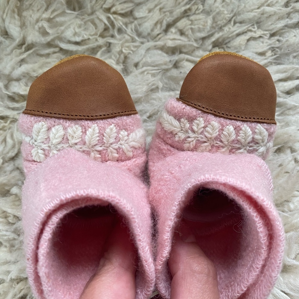 Nooks Pink Wool Baby Booties with Brown Leather Toes